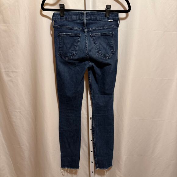 Mother Looker Ankle Fray Jeans Invitation Only Dark Wash Raw Hem Sz 24 Casual - Picture 5 of 6